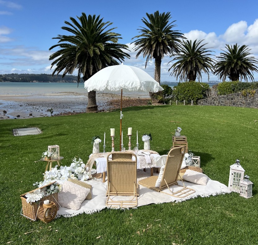 Luxury Picnic for 2 - Image 4